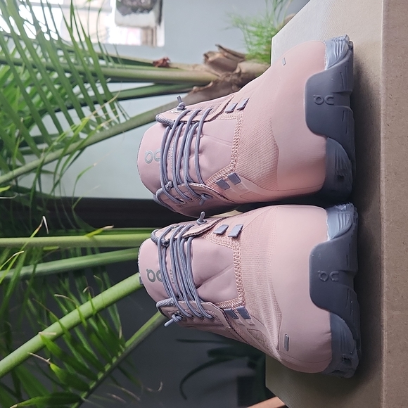 On Running Cloud 5 Waterproof Sneakers - Picture 11 of 15